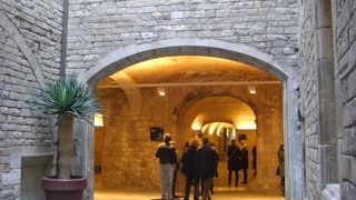 ピカソの青の時代の作品に圧倒されます。