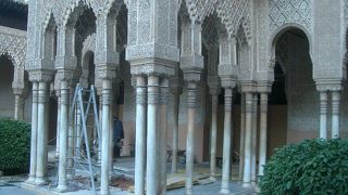 工事状況。ライオンの補習は出来ているのですが。。。。