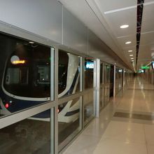 空港駅のエアポートエクスプレス