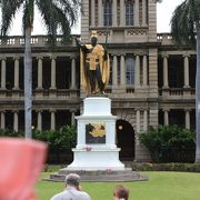 ○ King Kamehameha's Statue 「カメハメハ大王像」