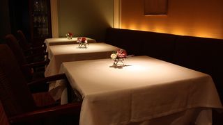 ◎ 関西随一と評判のフランス料理レストラン 「CALENDRIER（カランドリエ）」