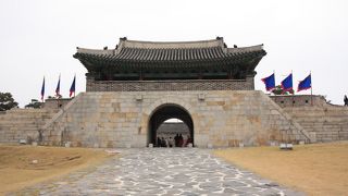 ◎ 韓国 新４大世界文化遺産めぐりツアー? 「水原華城」