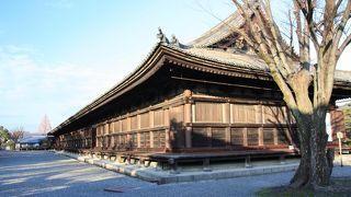 ○ １００１体の千手観音像 「蓮華王院本堂（三十三間堂）」