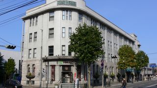 歴史的建造物がホテルに。 (旧北海道拓殖銀行 小樽支店 - 小樽・北海道)