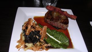 ワイトモ・ケーブへ行ったら、ここでお茶か食事をしょう！