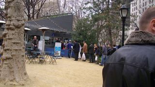 日本人サイズの美味しいハンバーガー。