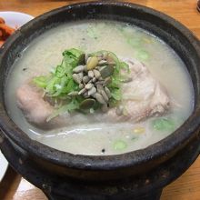 熱々の参鶏湯