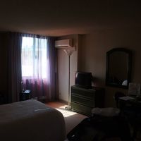 イス・テーブル・ソファー・テレビが装備されています