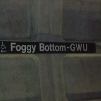 近くの地下鉄が散策に便利！