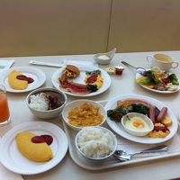 朝のバイキング