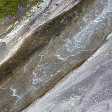 “雪輪”状の波紋