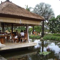 朝食はこちらのレストランで。