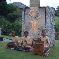 広大な敷地内のあちらこちらで、ガムランの生演奏を聞ける。