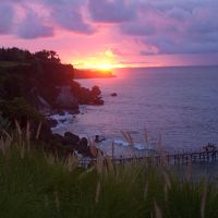 敷地内から望む夕陽。どこまでホテルの敷地なんだろう。。。