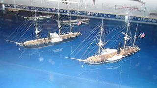 太平の眠りをさます上喜撰（蒸気船）たった四はいに夜も寝られず