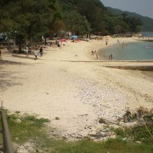 こんなちっちゃいビーチに上陸できます。