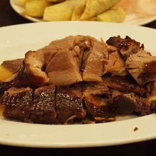 北京ダッグの余り肉。これで炒飯を作ってもらうのがおすすめ。