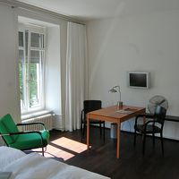 シンプルなデザインの室内