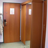 広さも十分。コート掛けが別にあるのも嬉しい