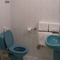 温かく、十分な広さのあるバスルーム