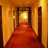 ４つ星らしい気品ある廊下。ロビーもエレガントで素敵だった