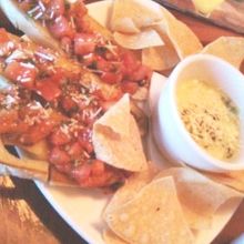 ブルスケッタとスピナッチディップ　濃厚なディップが美味！！