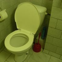 きちんとお掃除されているとは思うがやはり少々古さが気になる