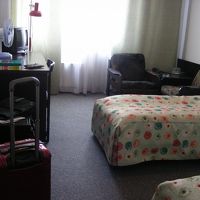 ベッドの中央が凹む程、古いベッド