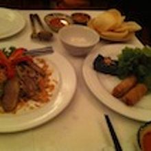 北京ダックのサラダと春巻き4種セット(ハーフ)