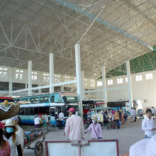 全ての大型バスが集まるターミナル