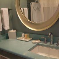 シンプルで綺麗なバスルーム。