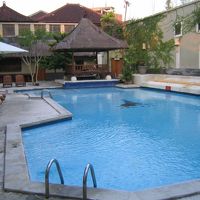 ホテル内プール