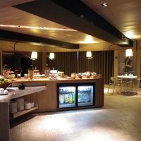 ラウンジ「Ｈ．Ｑ．ラウンジ」