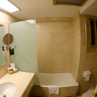 ノーマルルーム。スイートだとジェットバスでした。