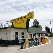 メニューの多さはカリフォルニア１、 Happy Burger Diner（ハッピー・バーガー・ダイナー） 、ヨセミテに行く前の休憩に！