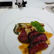 メインディッシュ（肉料理）