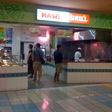 左で食材をチョイス、右で味付けをして、焼いてもらう。