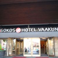 中央駅側がフロント入り口です