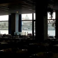 4つ星の朝食ルーム。景色は良いが味は・・