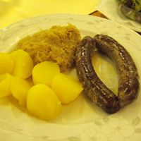 ガストホフ１階レストランで夕食。ドイツ家庭料理が楽しめます。