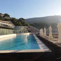 屋内・屋外プールがあります。