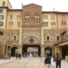 メインのショッピングゾーンの手前でこんな感じ。