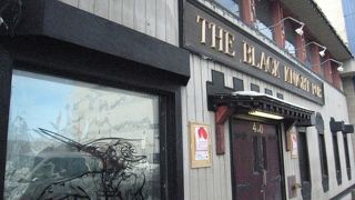 Black Knight Pub（ブラック・ナイト・パブ）　ランチに創作ハンバーガーはいかが！