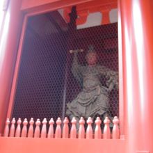 向かって左の増長天（ぞうちょうてん）