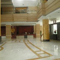 広いホテルのロビー