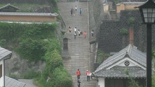 「着物の似合う酢屋の坂」。日本有数の坂道です。