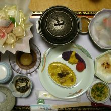 夕食は部屋食でした。