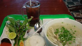 ファーストフード感覚で食べられるフォーのチェーン店