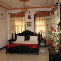 ダブルベッドが反対側にもうひとつ