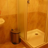 シャワーブースが広めで使いやすかった